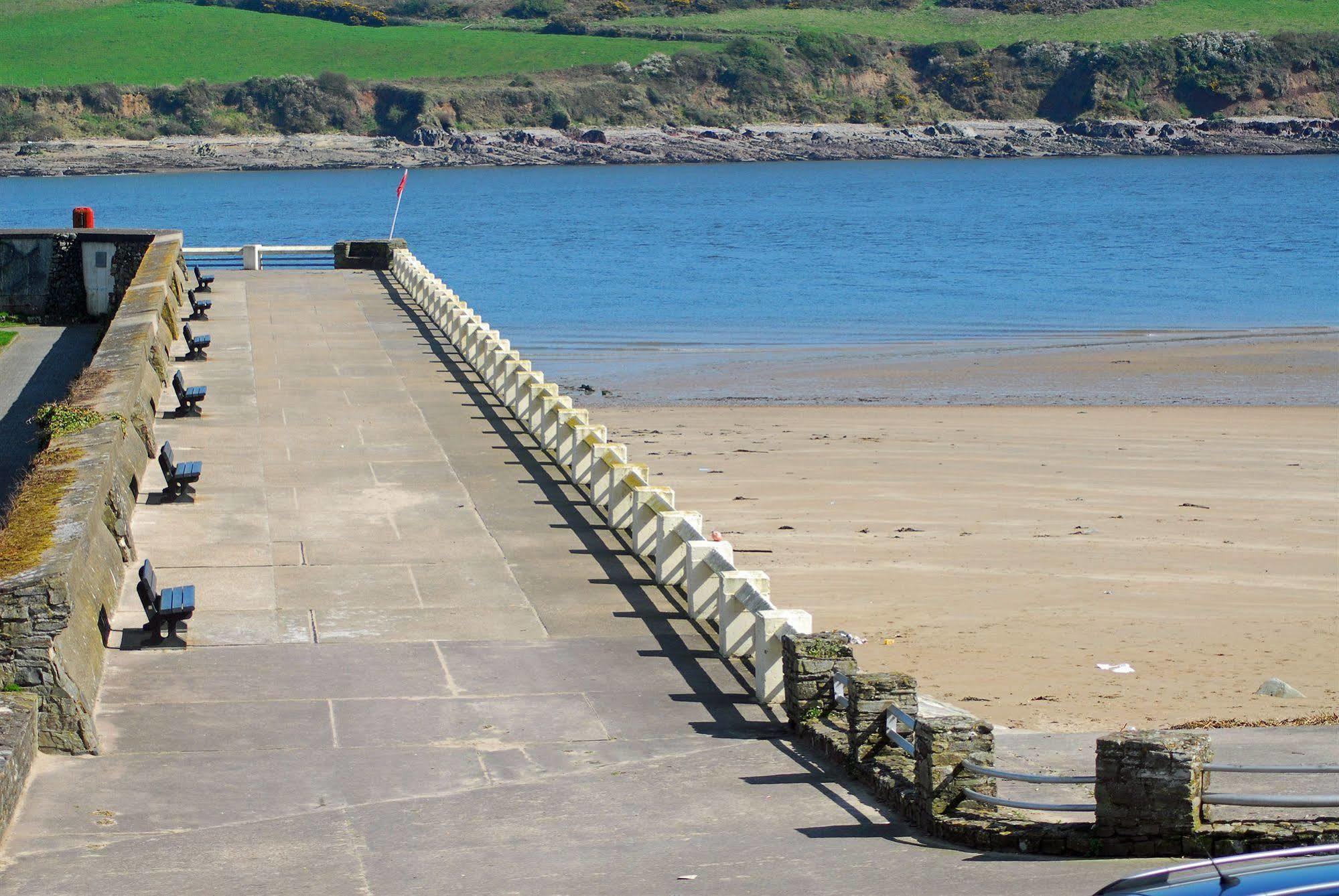 Walter Raleigh Hotel Youghal Esterno foto